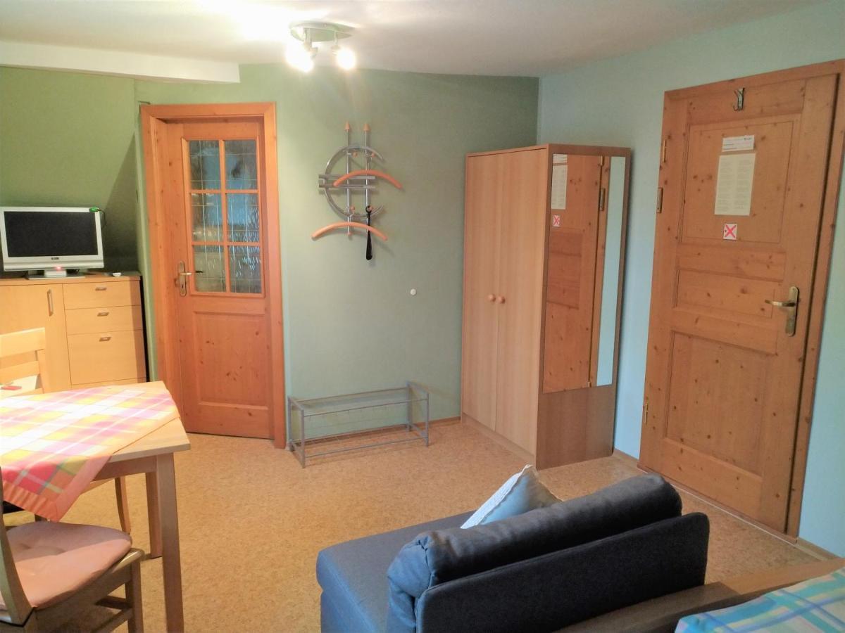 Pension/Fewo E. Tschernach Treuchtlingen Extérieur photo