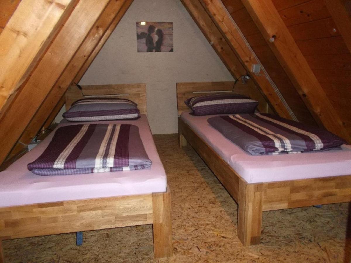 Pension/Fewo E. Tschernach Treuchtlingen Extérieur photo